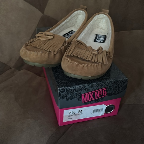 Mix No6 7.5 Fringe moccasins - Picture 5 of 5